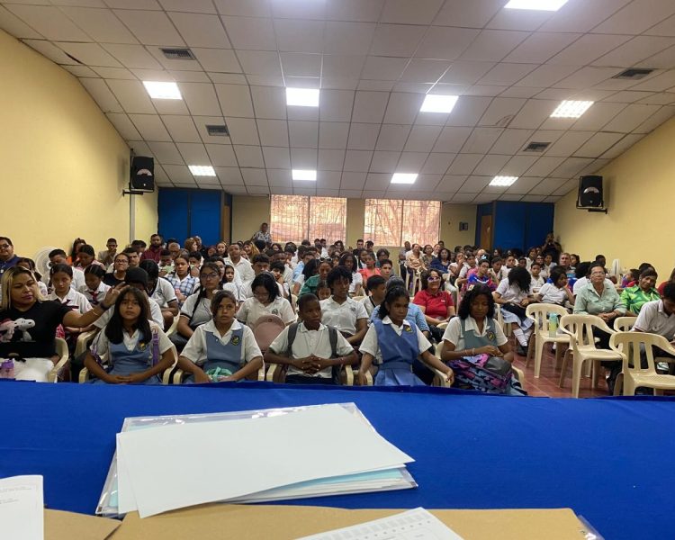 Representación de CENPPED, por la subdirectora Marlen Montes Castro, en el
evento de la “Red de Radio Escolar”, de la Secretaría de Educación de Cartagena.
Febrero 28 de 2024