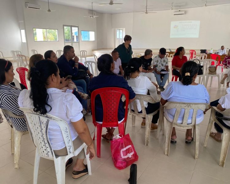 Seminario Taller sobre “Resignificación del PEI”, ofrecido por CENPPED y dirigido
por la Directora General Marlen Montes Castro, como apoyo a la Semana
Institucional en la I.E. Millán Vargas de Sampués, Sucre. Octubre 7 de 2025.